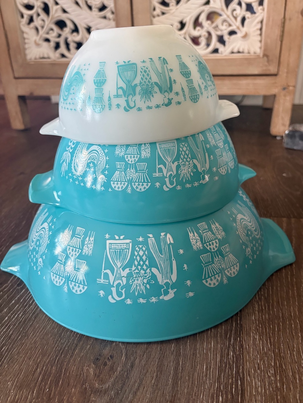 PYREX Amish Butterprint Mixing Bowls 441 White & 444 Turquoise set of 3